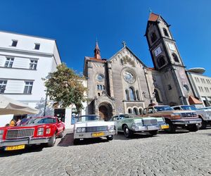 11. Zlot Pojazdów Zabytkowych. Klasyki motoryzacji opanowały Tarnowskie Góry