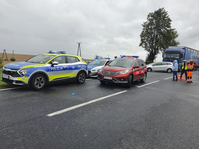 Smiertelny wypadek na trasie Bonin-Koszalin. Trzech nastolatkow z BMW zginelo w zderzeniu z tirem [ZDJECIA]