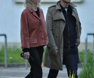 Andrzej Chyra smyra i całuje