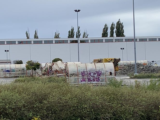 W Dąbrowie Górniczej wyburzają hipermarket Auchan. Powstanie nowy park handlowy