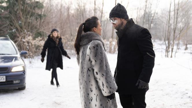 Na dobre i na złe odc. 735. Monika (Magdalena Kumorek), Tomasz Zubrzycki (Filip Wałcerz)