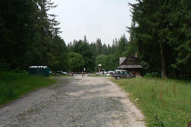 Wejście na szlak na Halę Gąsienicową od drogi Oswalda Balzera