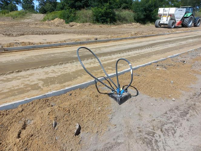 Przy zbiorniku wodnym na Zaborowie w Lesznie powstaje ścieżka rowerowa