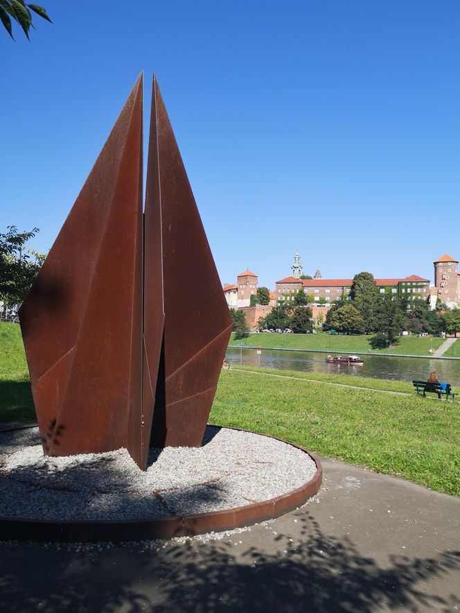 Widok na Wawel spod Muzeum Manghha