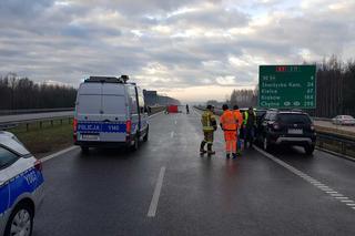 Tragiczny wypadek na S7 pod Radomiem. Samochód osobowy potrącił pieszego