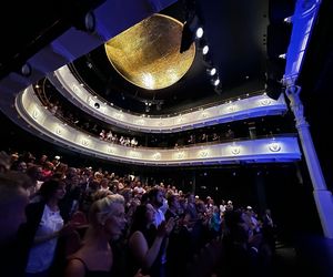 „Dzika Róża 2025” rozdana! Publiczność i dziennikarze wybrali najlepsze spektakle Teatru Żeromskiego w Kielcach