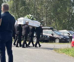Pogrzeb rodzeństwa w Tuszowie Narodowym. Dominika i Grzegorz zginęli w wypadku. Trafili na pijanego kierowcę lawety