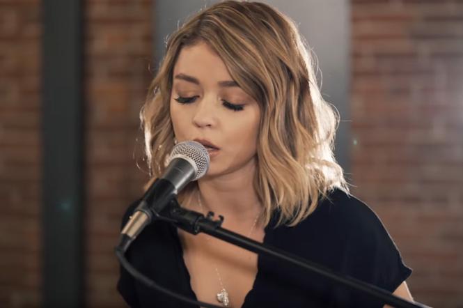 Sarah Hyland śpiewa hit grupy Chainsmokers