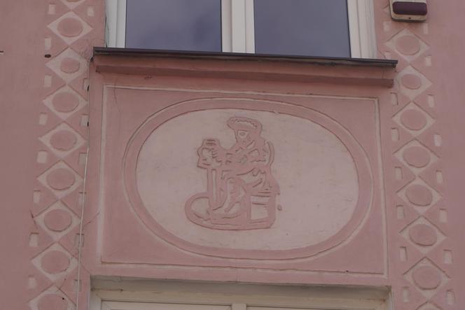 Sgraffito w Białymstoku. Zabytkowe pra-murale rodem z PRL-u