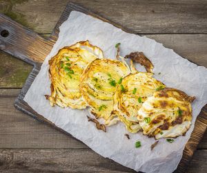 Młoda kapusta pieczona w piekarniku - przepis na przepyszną pieczoną kapustę