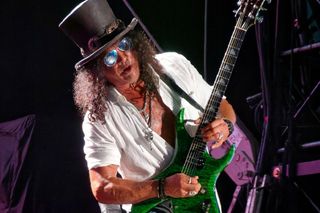 Slash kończy 60 lat! Oto 6 najsłynniejszych riffów legendarnego gitarzysty