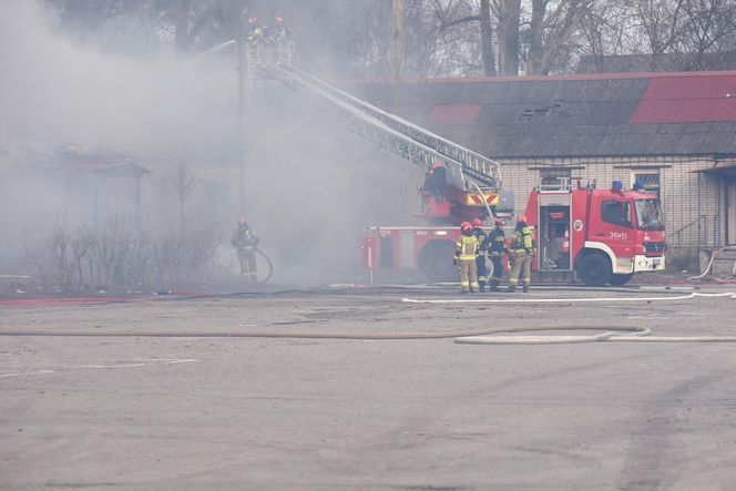Pożar pustostanów przy ul. Grudziądzkiej w Toruniu. To nie pierwszy raz!
