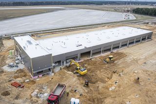 Budowa nowej bazy służb utrzymania lotniska w Pyrzowicach 