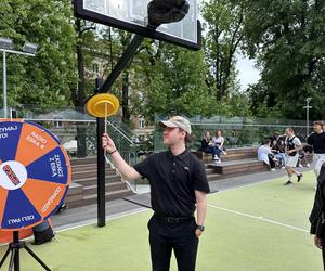 Juwenalia UEK 2024. Strefa Radia ESKA. Tłumy studentów na Koncercie Głównym