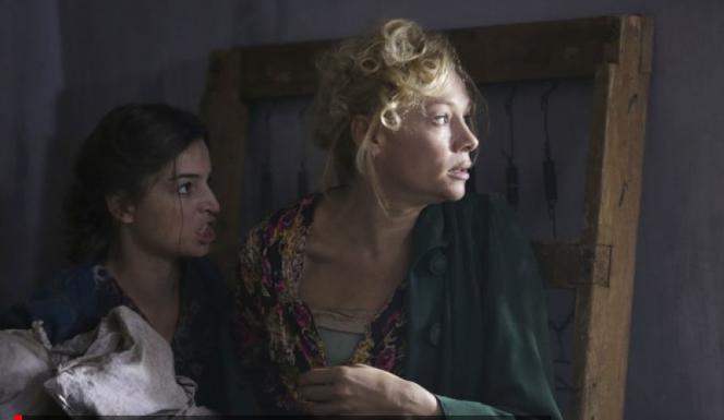 Czas honoru 7 sezon. Lena (Agnieszka Więdłocha), Emilka (Sonia Bohosiewicz)