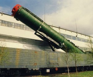 Nuklearny pociąg widziany w Rosji. Jedzie w stronę Ukrainy. Putin uderzy bronią atomową?