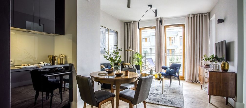 Salon z kuchnią w kawalerce