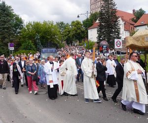 Boże Ciało 2025. Tysiące osób uczestniczyło w olsztyńskich procesjach
