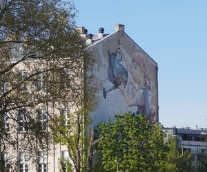 Mural Dziewczynka z konewką