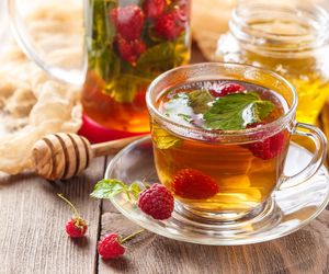 Herbata owocowa: czy warto ją pić? Najzdrowsze herbaty owocowe