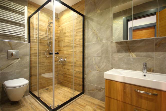 Designerski prysznic zlicowany z podłogą 