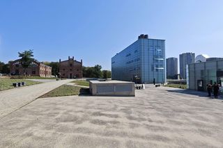 Strefa wejściowa do budynków Muzeum Śląskiego. 