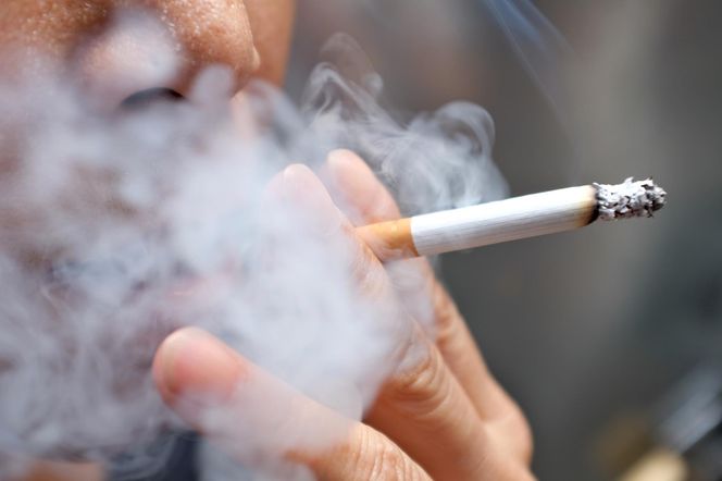 Tak palenie papierosów wpływa na mózg. Alarmujące wyniki badań