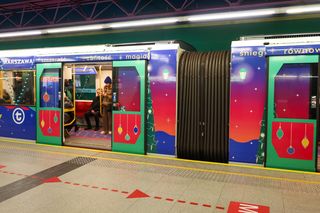 Świąteczne metro w Warszawie
