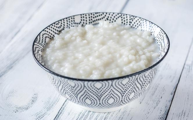 Chińskie congee - przepis bazowy na chiński kleik ryżowy. Jakie dodatki pasują do congee?