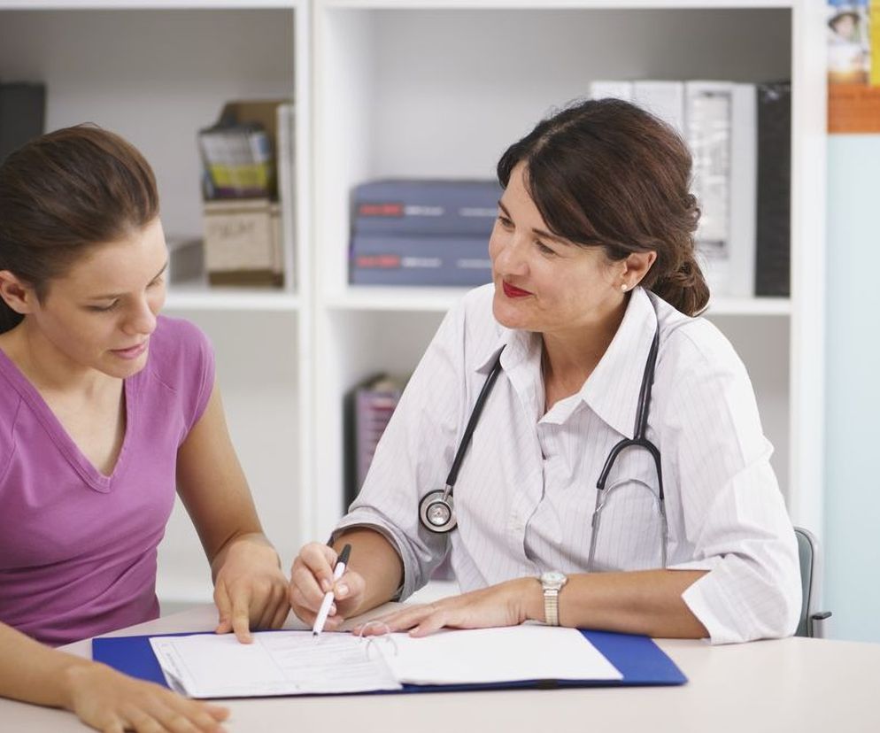 Torbiele jajników  mogą powstać niespodziewanie, nie dając żadnych dolegliwości. Czasami jednak  torbiele  uparcie tkwią na swoim miejscu i rosną, stając się zagrożeniem dla zdrowia kobiety.