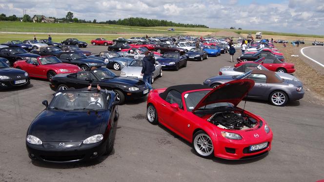 Mazda MX-5 - zlot 2014 fanów w Polsce na torze Jastrząb