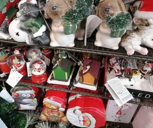 Kraków. W ostatnich dniach wakacji w sklepach już pojawiły się ozdoby bożonardozeniowe 