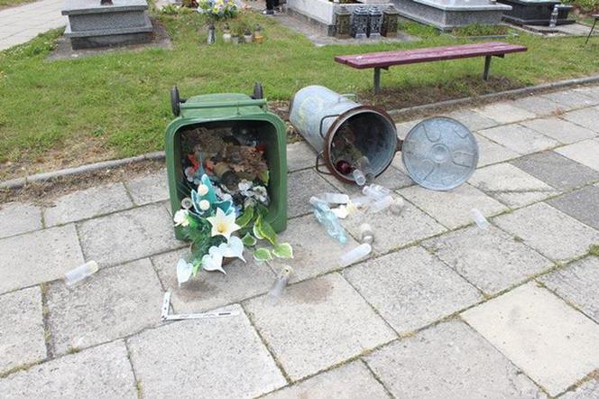 Zniszczony cmentarz w Tarnowie