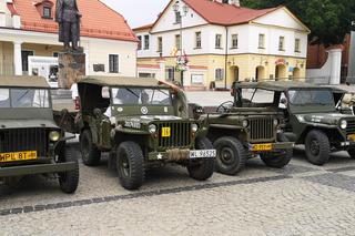 Białystok. IX Podlaski Piknik Militarny “Misja WSCHÓD”. Prezentacja na Rynku Kościuszki