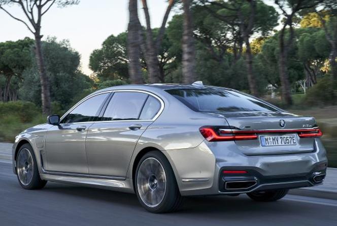 BMW serii 7 G12