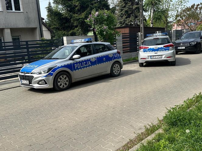 Dramat rodzinny w Piastowie? Córka zaatakowała swoją mamę. Nieoficjalnie: ugodziła ją nożem