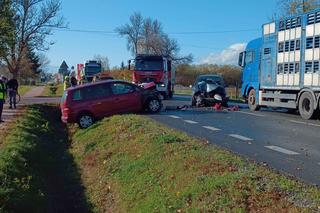 Koszmarny wypadek pod Siedlcami. Tir staranował dwie osobówki. Troje dzieci trafiło do szpitala!