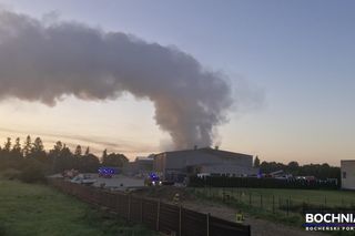 Bochnia. Magazyn i składowisko opon stanęły w ogniu