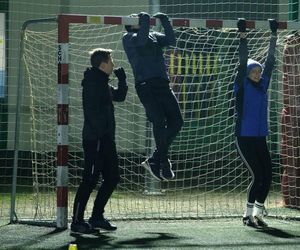 	M jak miłość odc. 1854. Natalka (Dominika Suchecka), Adam Karski (Patryk Szwichtenberg), Rafał (Jakub Kucner)