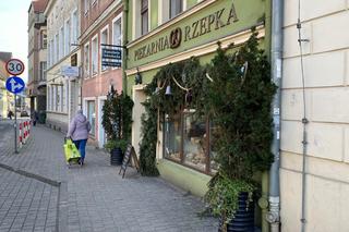 Kolejki po pączki na deptaku w Zielonej Górze