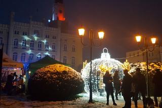 Tłumy na otwarciu lodowiska we Wschowie