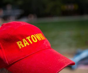 Bezpieczne wakacje nad wodą. Kąpielisko w Ostrzeszowie z pełną obsadą ratowników