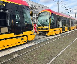 Zderzenie dwóch tramwajów w Warszawie. Wiele osób rannych