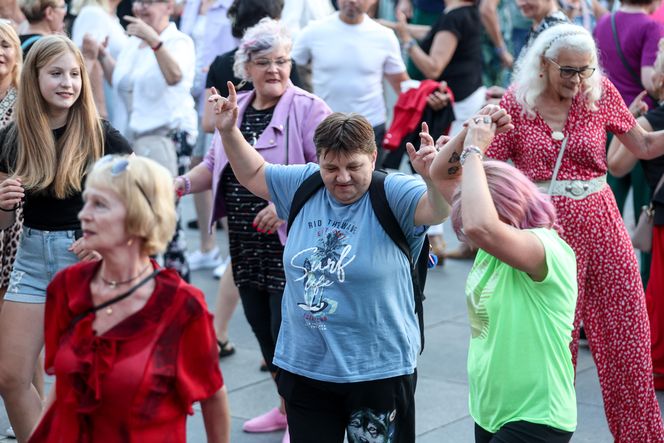Potańcówka w Katowicach na Rynku "Roztańczony Wyspiański"