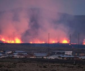 Horror na Islandii. Po erupcji wulkanu płoną domy, lawa dotarła do ewakuowanego miasteczka