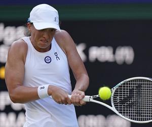 Wimbledon O której gra Iga Świątek dzisiaj Ćwierćfinał Kiedy gra Iga Świątek ze Switoliną