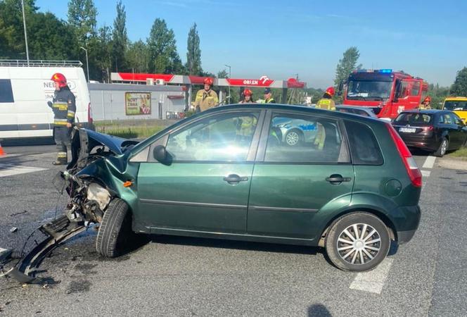 Wypadek na DK 94 w Sławkowie. Zderzyły się dwa samochody osobowe