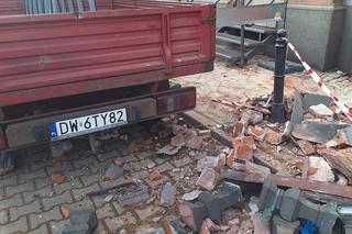 Na Truagutta z kamienicy spadł balkon. Wyjaśniane są okoliczności zdarzenia 