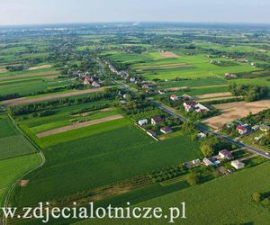 To najbiedniejsza wieś w województwie świętokrzyskim. Słynie z corocznego Święta Chleba