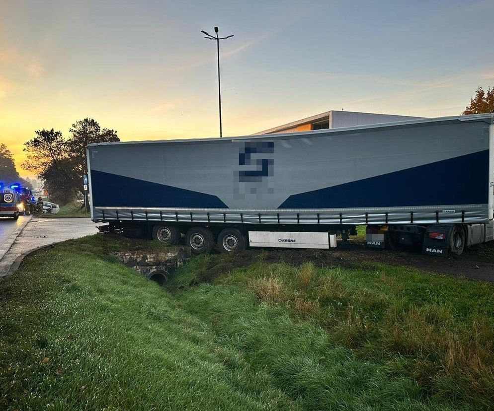 Kraksa na DK11 w Tarnowskich Górach. Ogromne utrudnienia dla kierowców